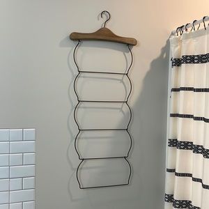 Towel rack